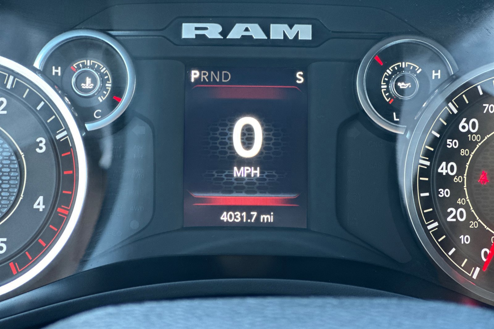 Used 2024 RAM 2500 Tradesman w/ Chrome Appearance Group image 25