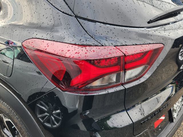 Used 2022 Chevrolet TrailBlazer RS w/ Sun and Liftgate Package image 6