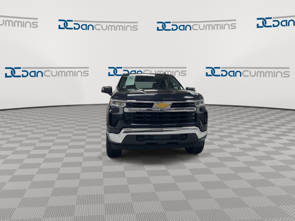 Used 2023 Chevrolet Silverado 1500 LT AWD/4WD image 3