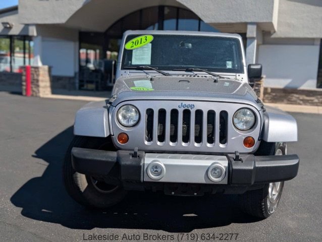 Used 2013 Jeep Wrangler Unlimited Sahara w/ Connectivity Group AWD/4WD image 3