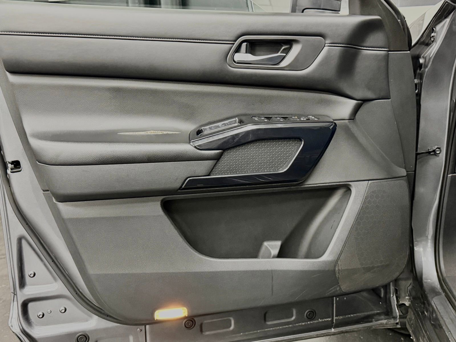 Used 2022 Nissan Pathfinder S FWD image 19