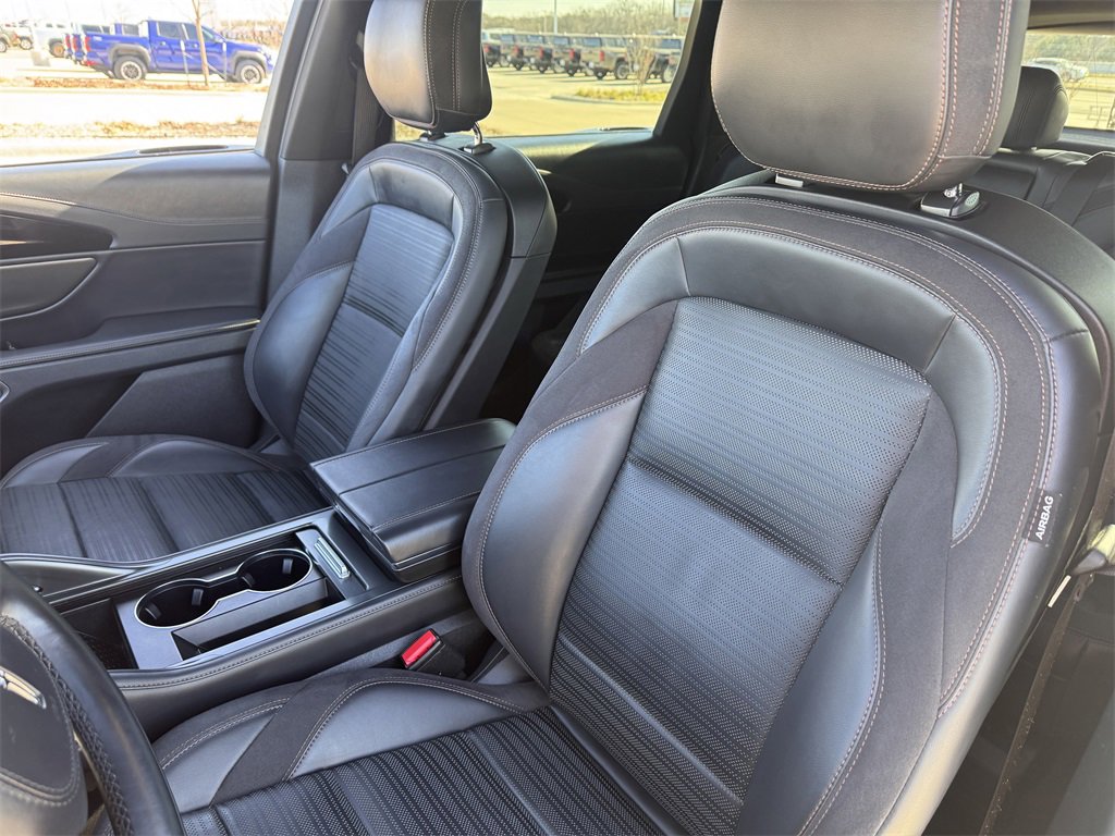 Used 2024 Lincoln Nautilus Reserve w/ Equipment Group 202A image 23