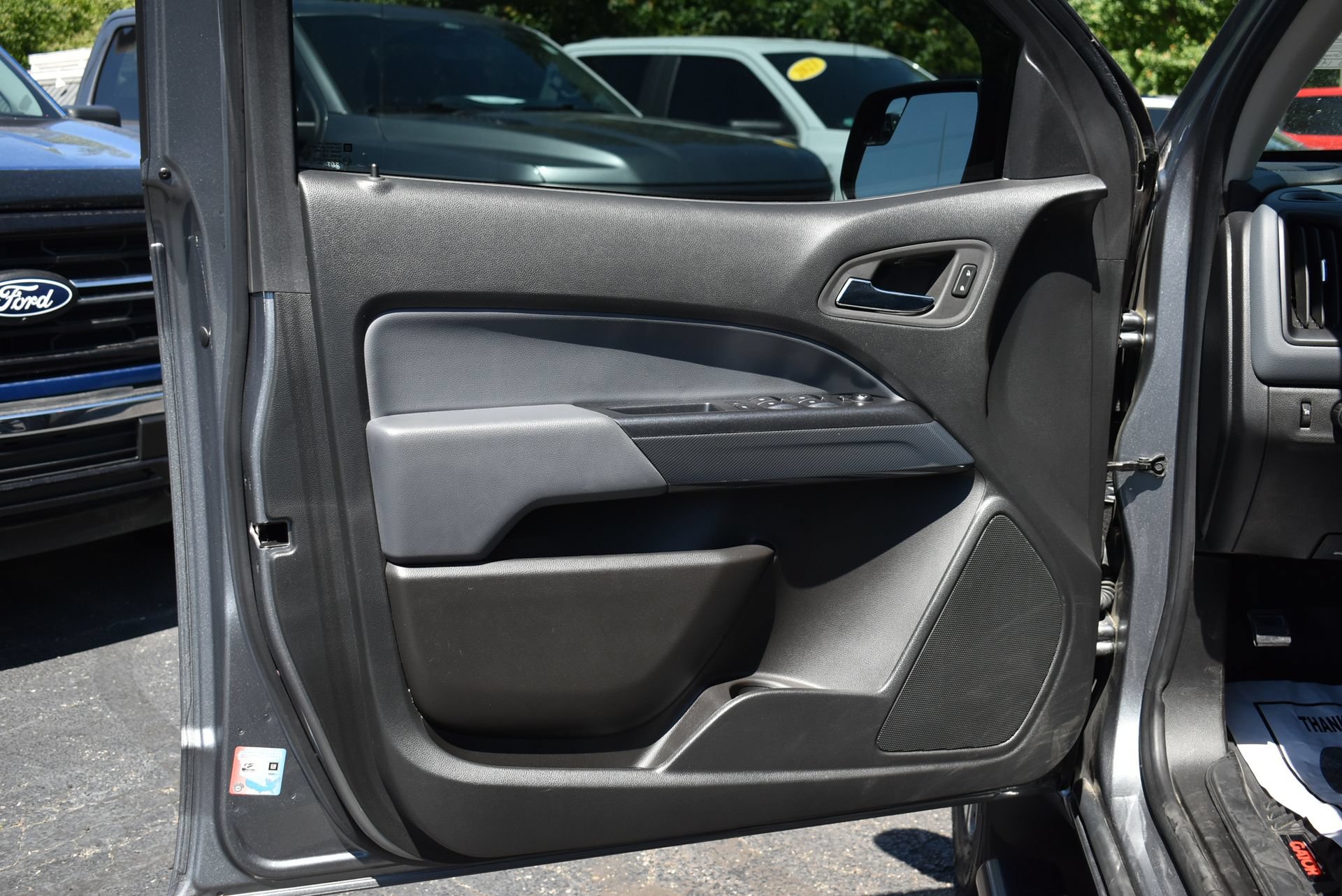 Used 2022 Chevrolet Colorado Z71 AWD/4WD image 11