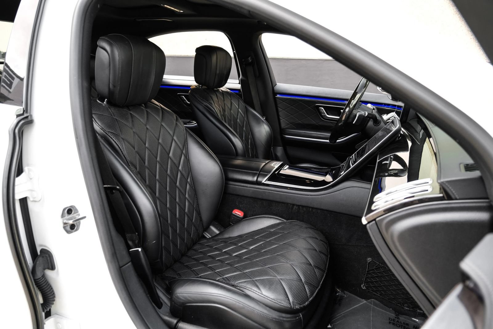 Used 2022 Mercedes-Benz S 580 4MATIC Sedan w/ AMG Line Package image 28