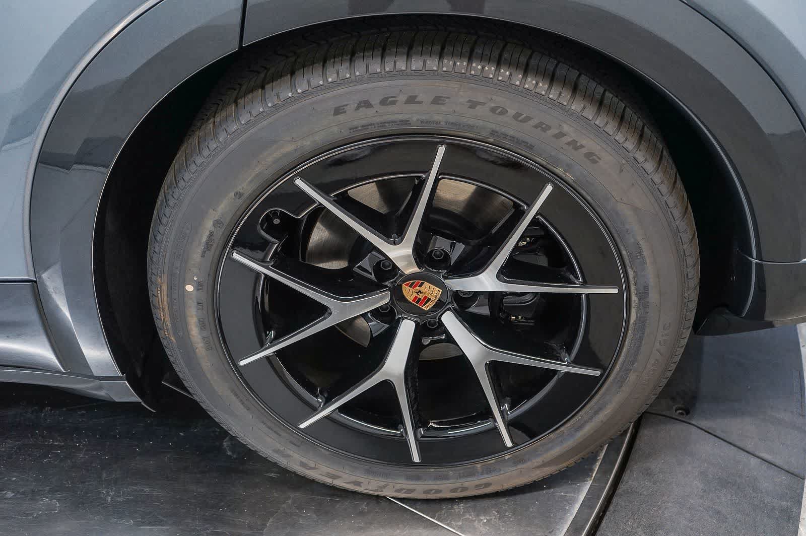 New 2026 Porsche Cayenne Electric Coupe AWD/4WD image 13