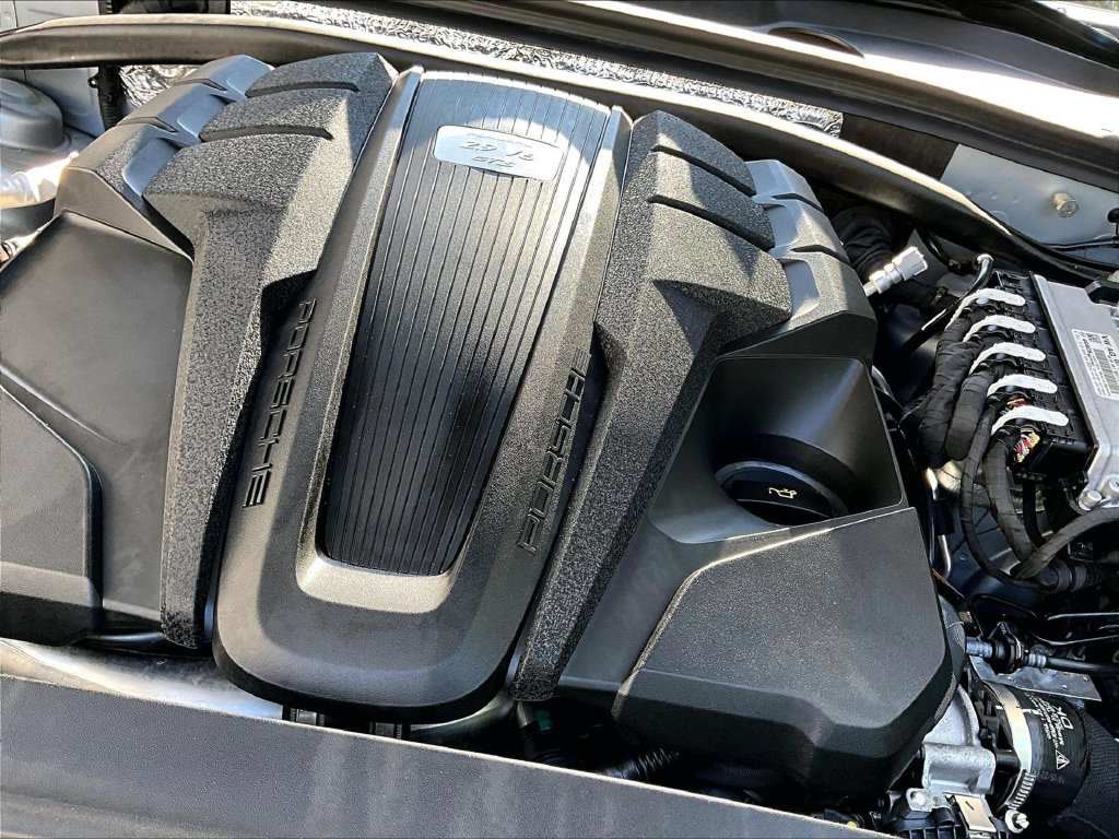 Certified 2023 Porsche Macan GTS AWD/4WD image 34