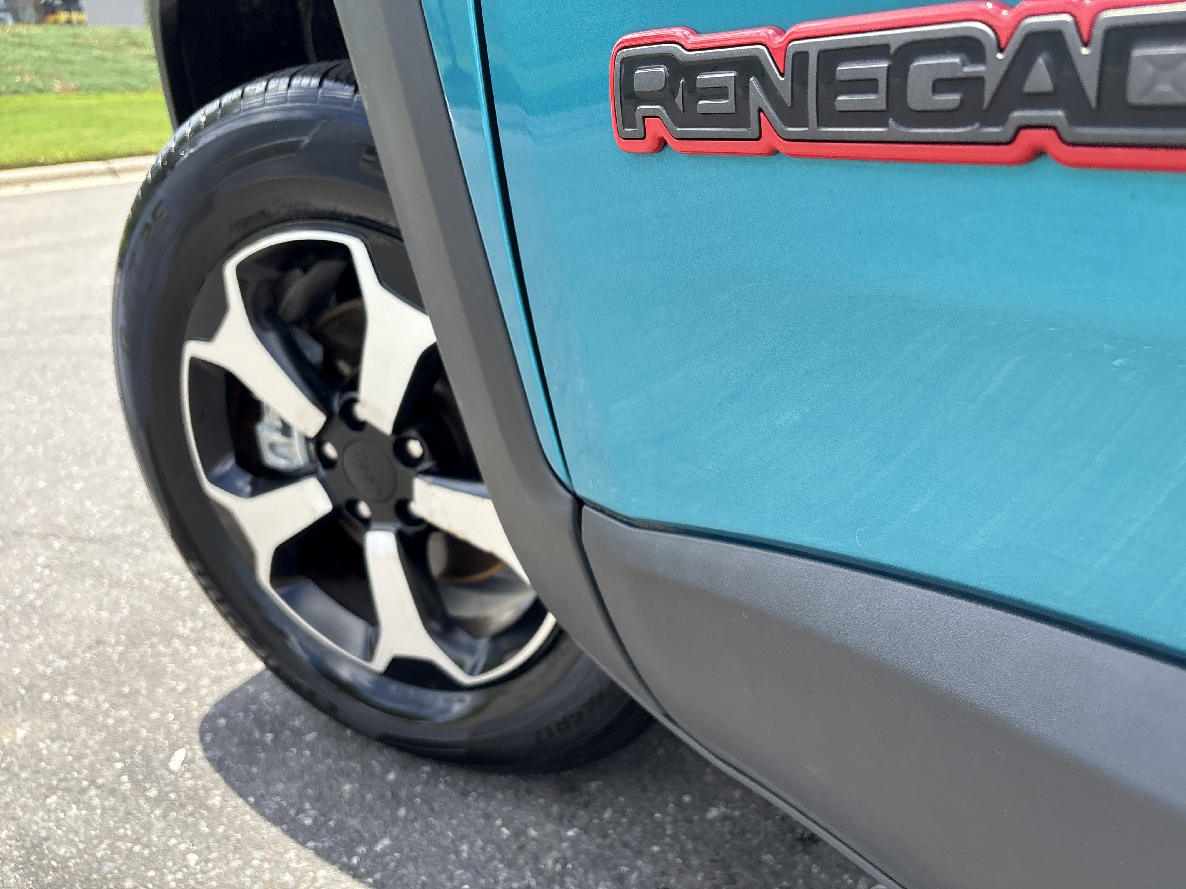 Certified 2022 Jeep Renegade Trailhawk AWD/4WD image 12
