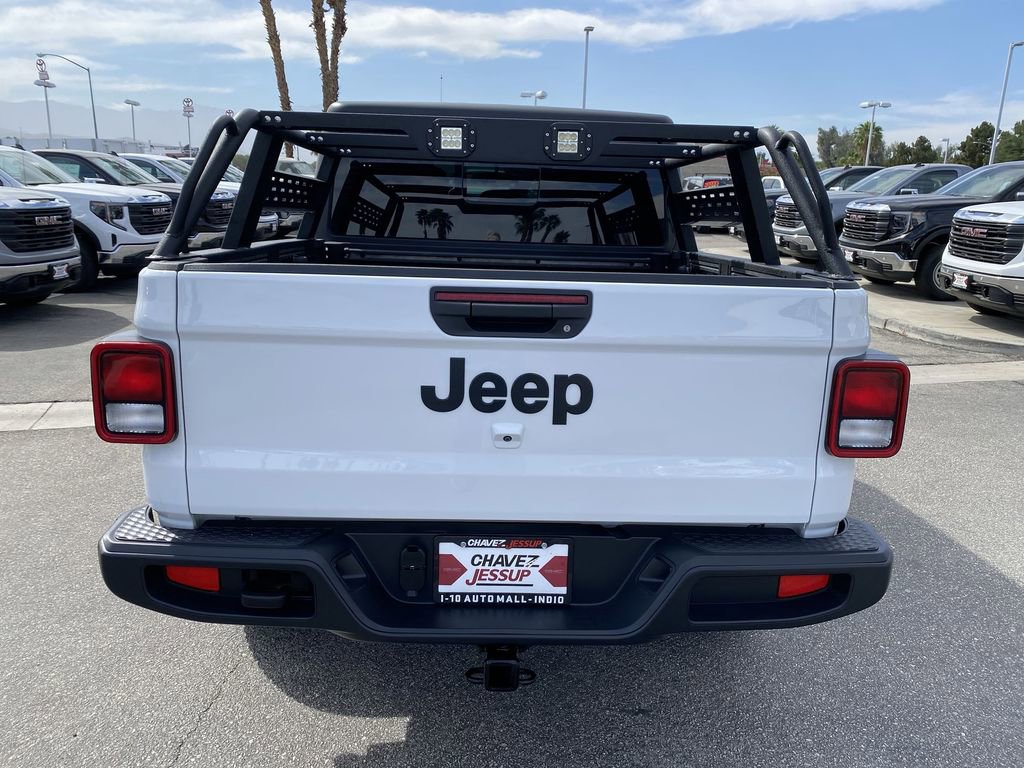 Used 2024 Jeep Gladiator Sport image 31