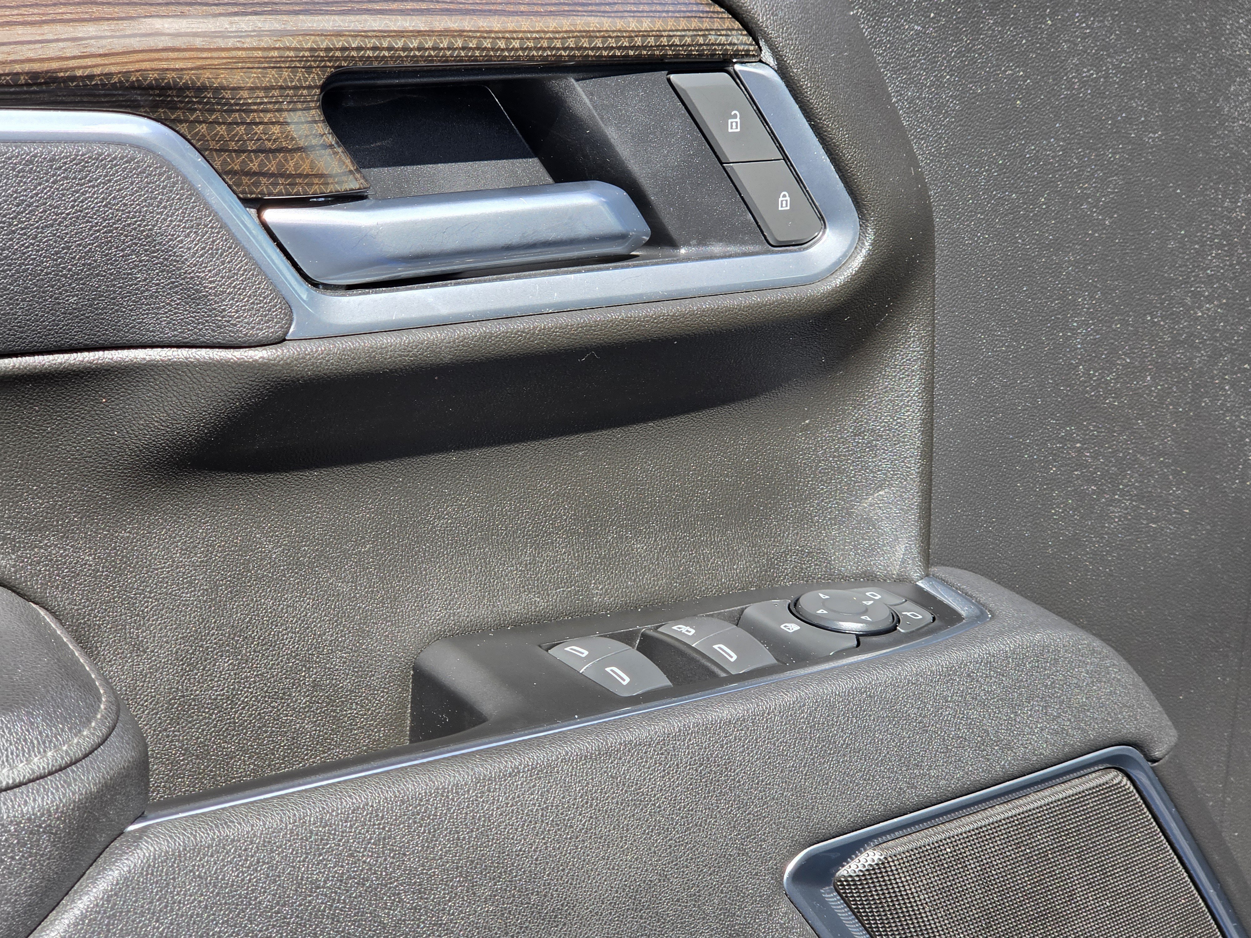 Certified 2025 Chevrolet Silverado 1500 LT AWD/4WD image 18