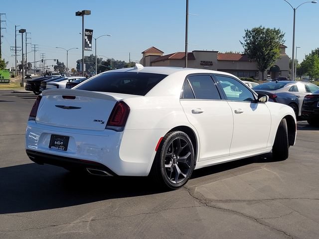 Used 2023 Chrysler 300 S w/ Comfort Group RWD image 5