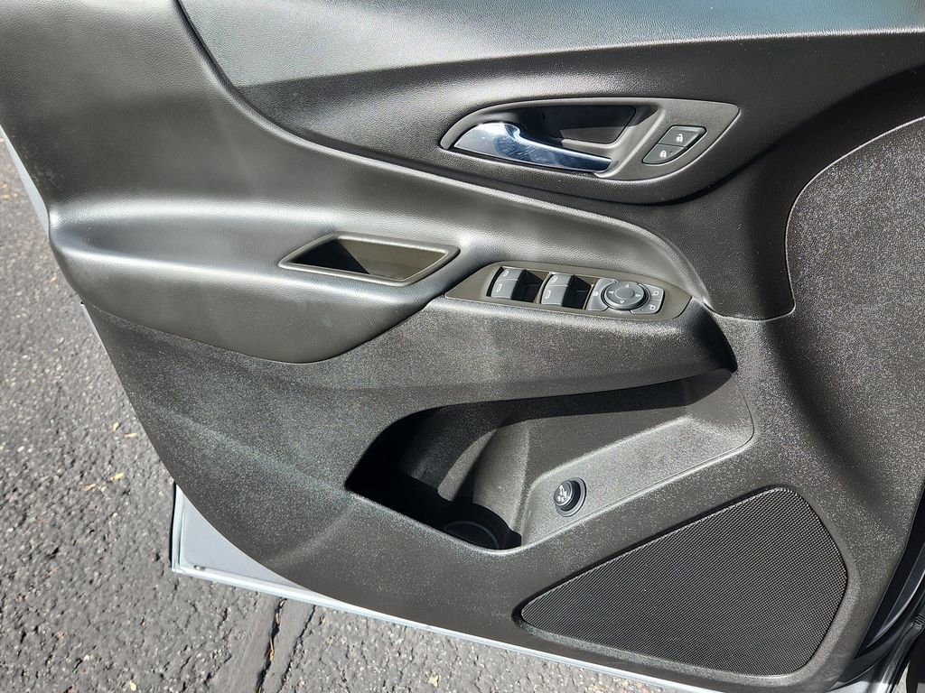 Used 2023 Chevrolet Equinox LT w/ Driver Convenience Package image 6