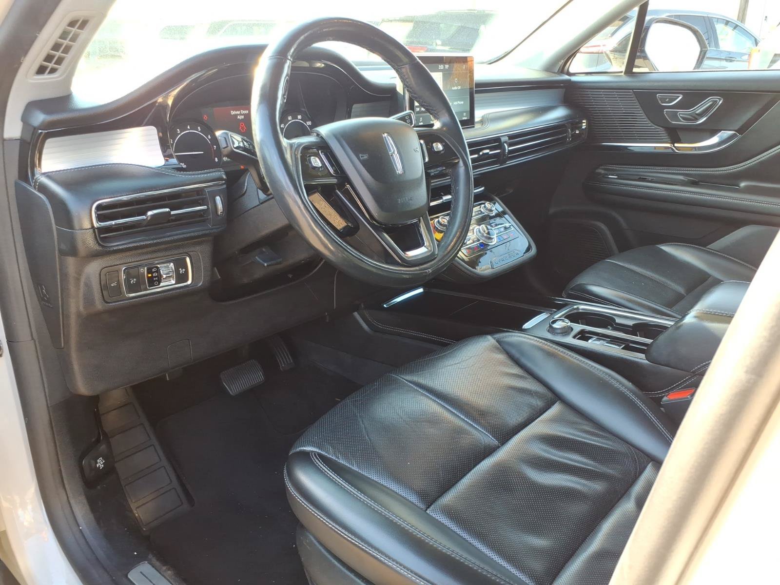 Used 2022 Lincoln Corsair AWD w/ Premium Package image 14