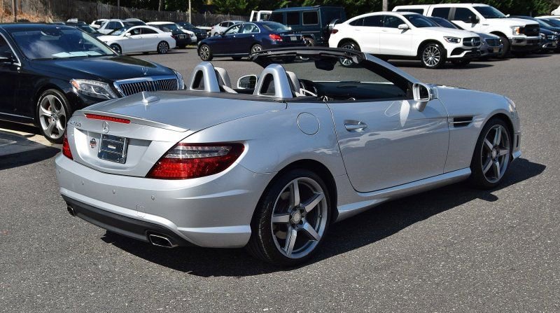 Used 2015 Mercedes-Benz SLK 250 w/ Premium Package image 29