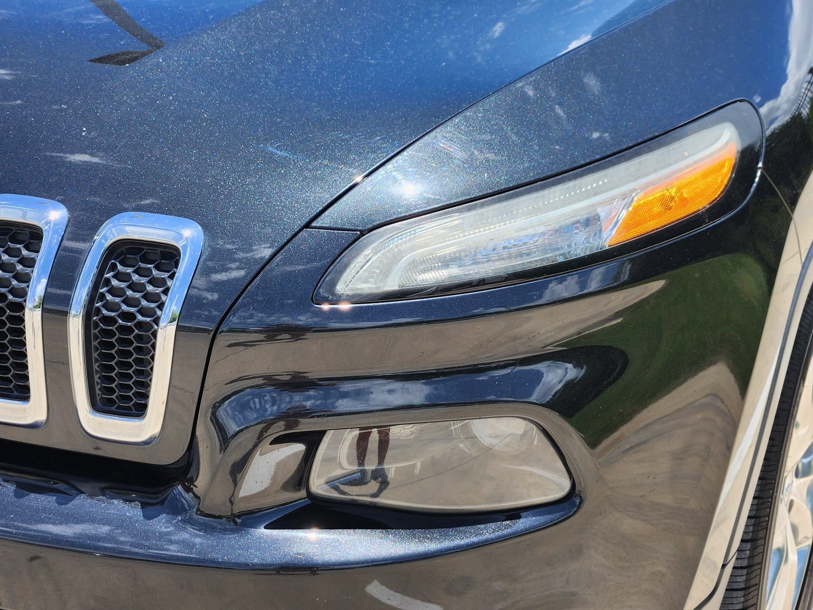 Used 2016 Jeep Cherokee Limited w/ Luxury Group FWD image 9