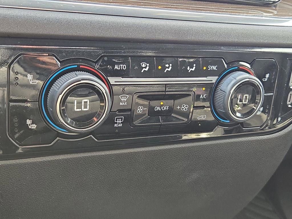 Used 2025 Chevrolet Silverado 1500 LT image 24