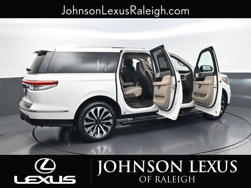 Used 2023 Lincoln Navigator L Reserve AWD/4WD image 33