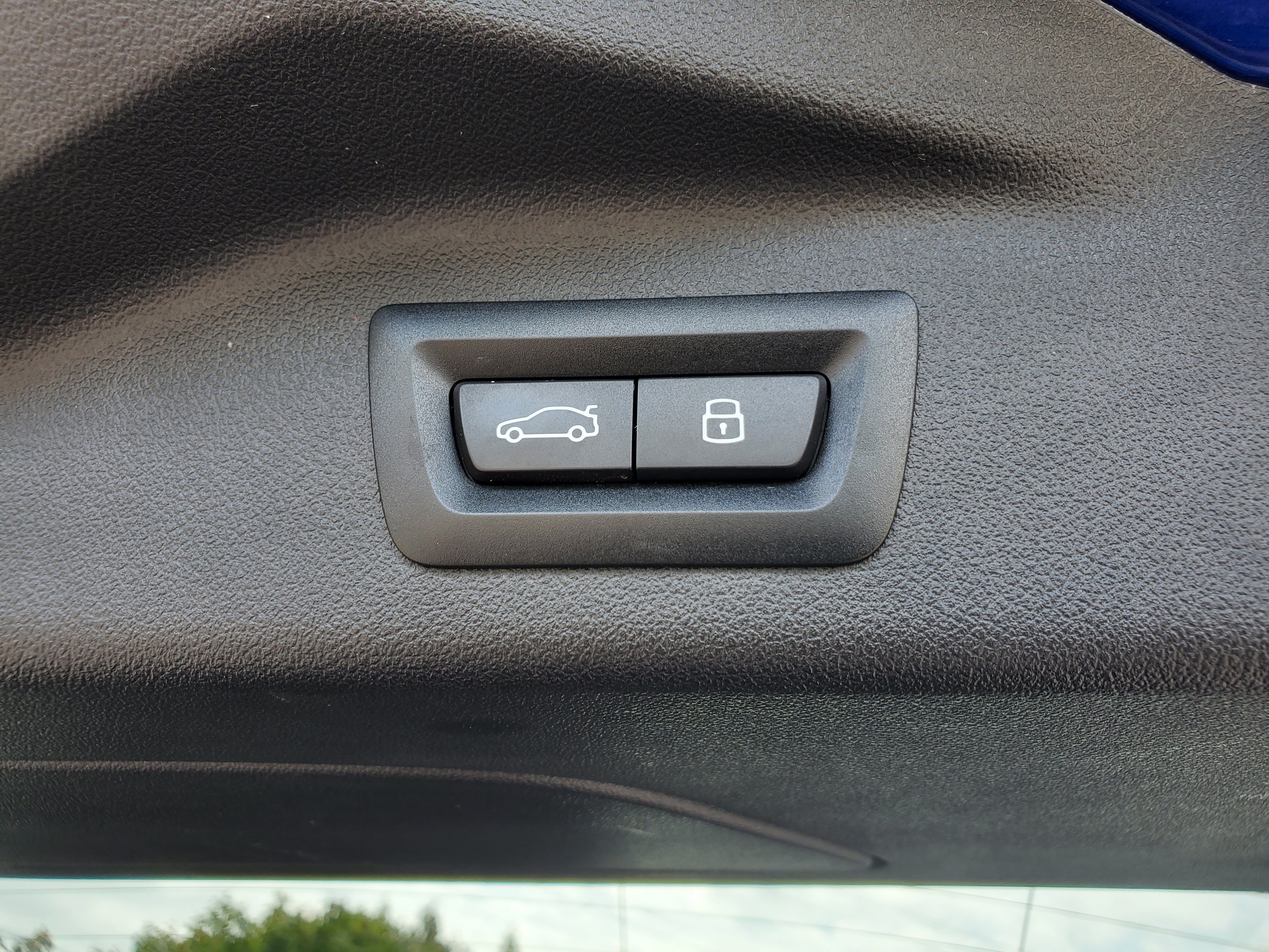 Certified 2025 BMW X7 M60i AWD/4WD image 37