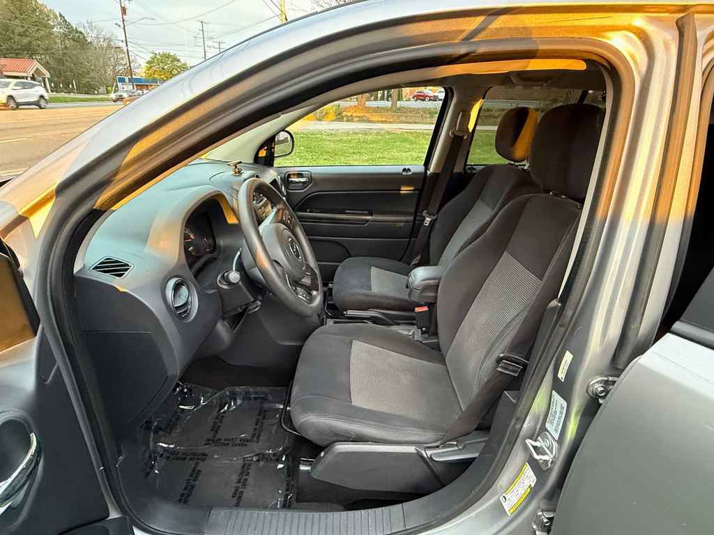 Used 2015 Jeep Compass Sport w/ Power Value Group image 9