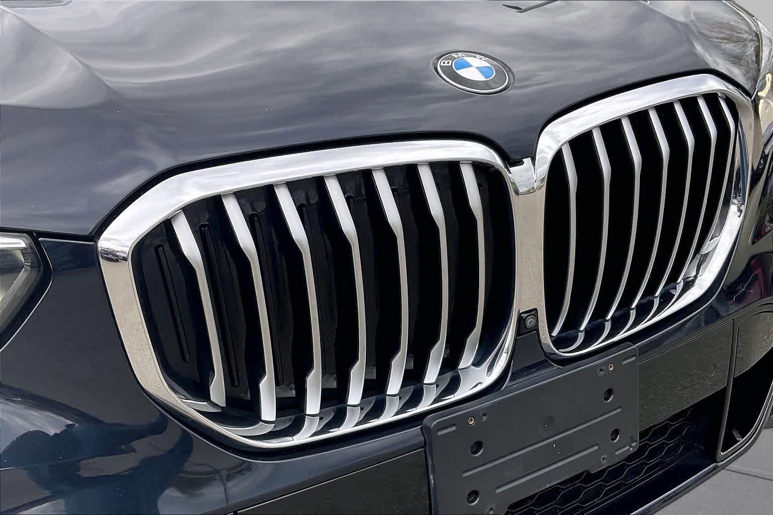 Used 2021 BMW X5 xDrive40i w/ M Sport Package AWD/4WD image 31