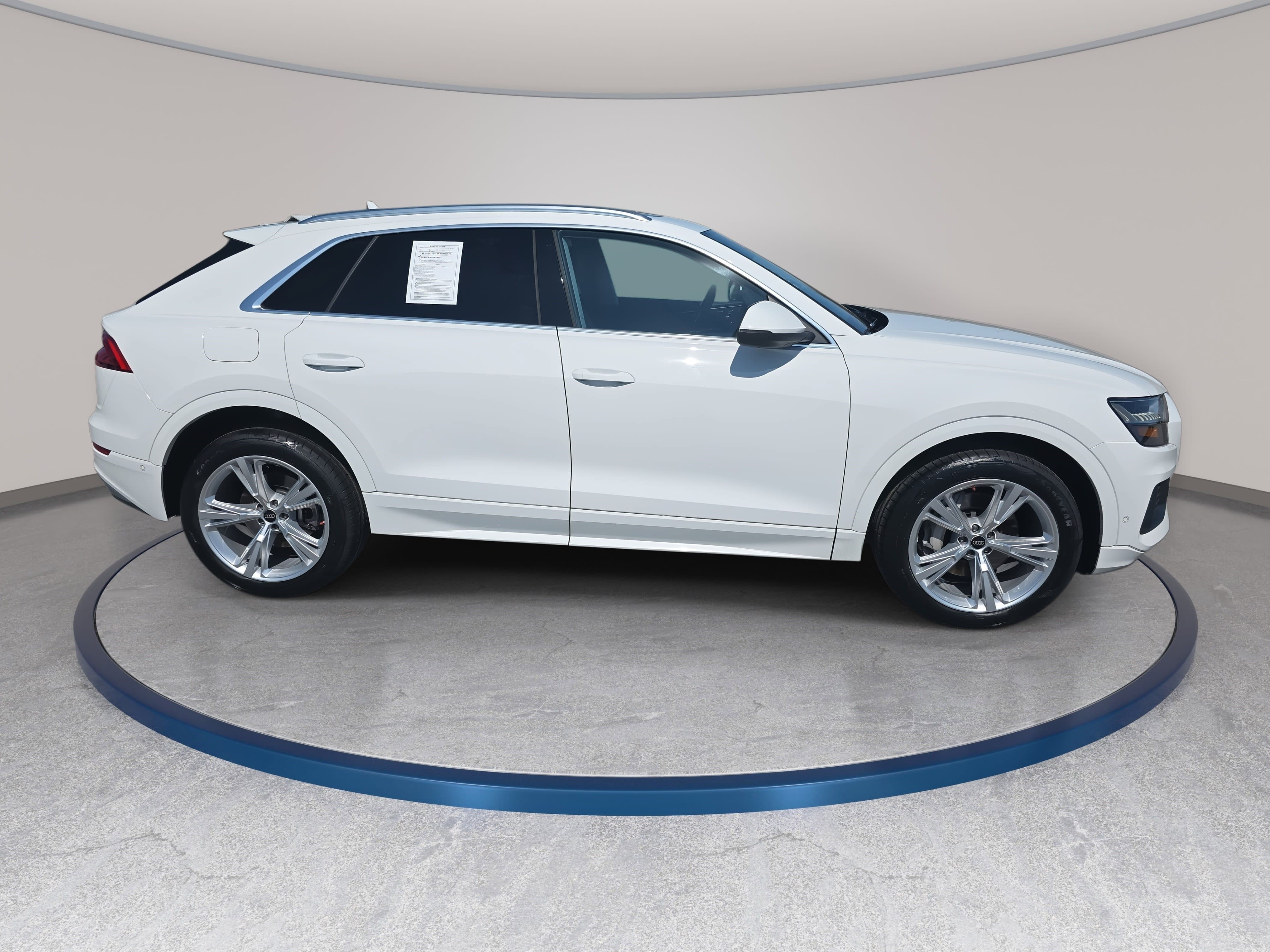 Used 2023 Audi Q8 Premium image 4