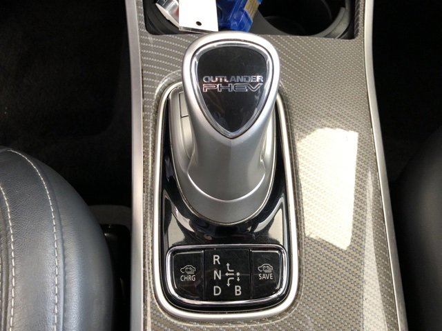 Used 2020 Mitsubishi Outlander SEL image 32