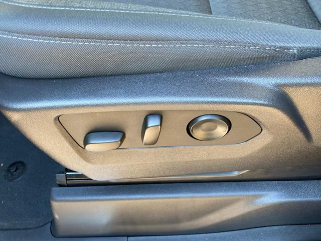 Used 2024 Chevrolet Silverado 1500 LT AWD/4WD image 15