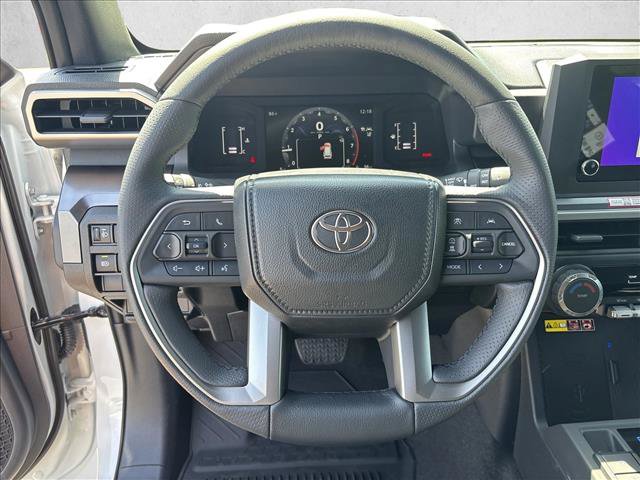 New 2026 Toyota 4Runner SR5 AWD/4WD image 18