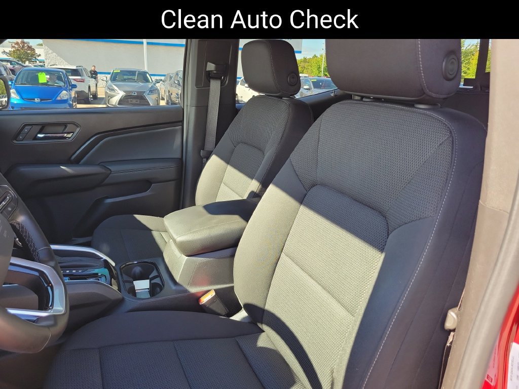 Used 2024 Chevrolet Colorado LT w/ LT Convenience Package II AWD/4WD image 7