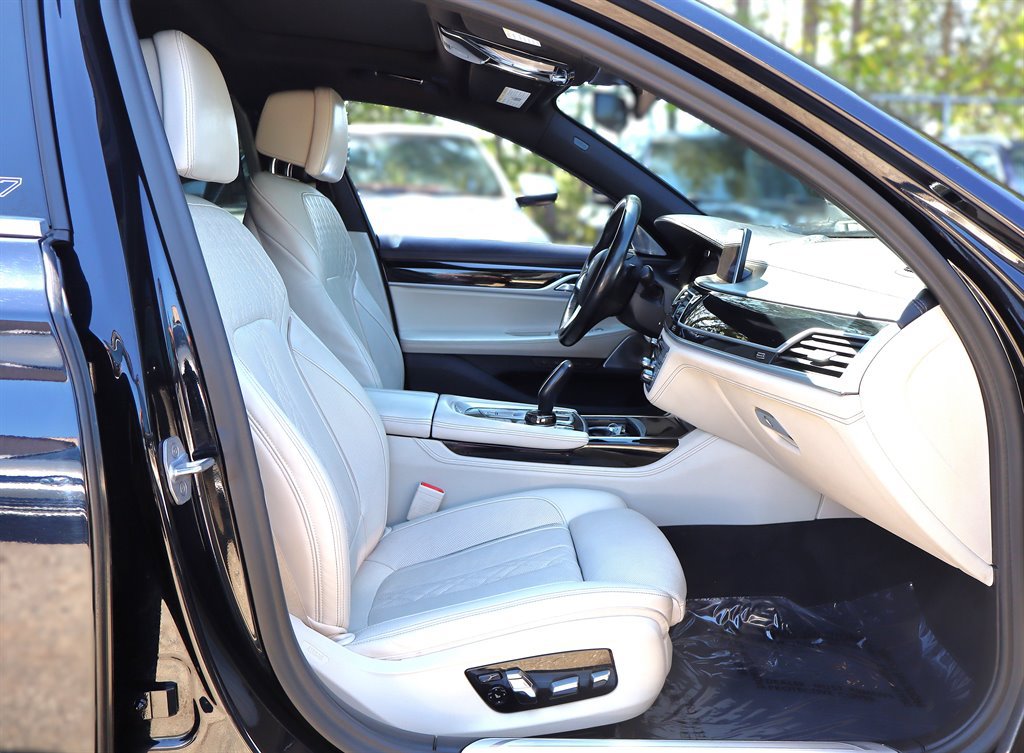 Used 2020 BMW ALPINA B7 xDrive w/ Luxury Rear Seating Package AWD/4WD image 26