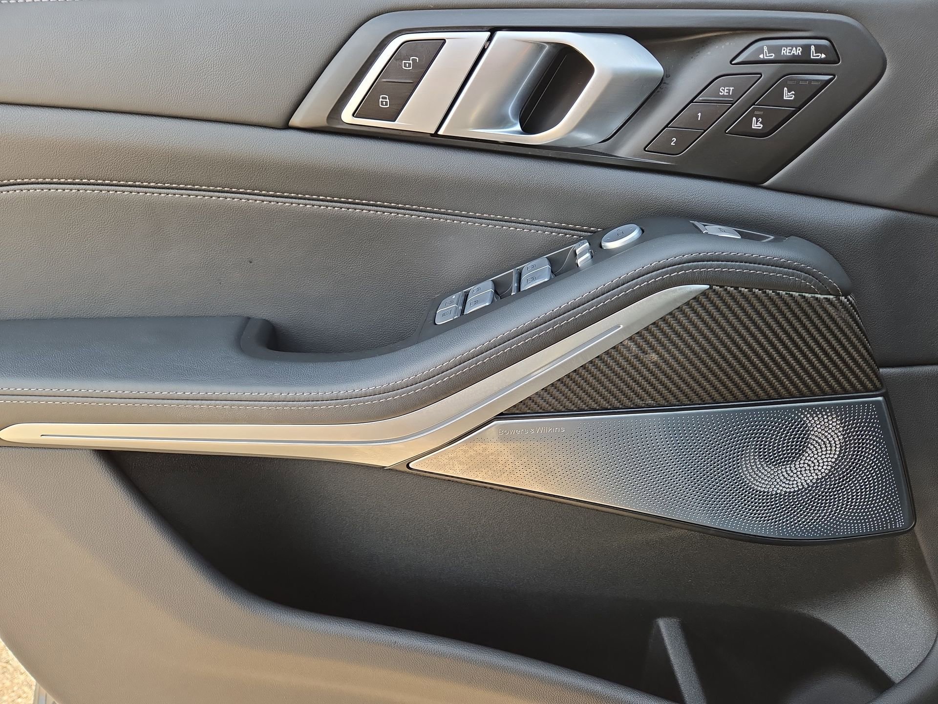 Used 2025 BMW X7 M60i image 15