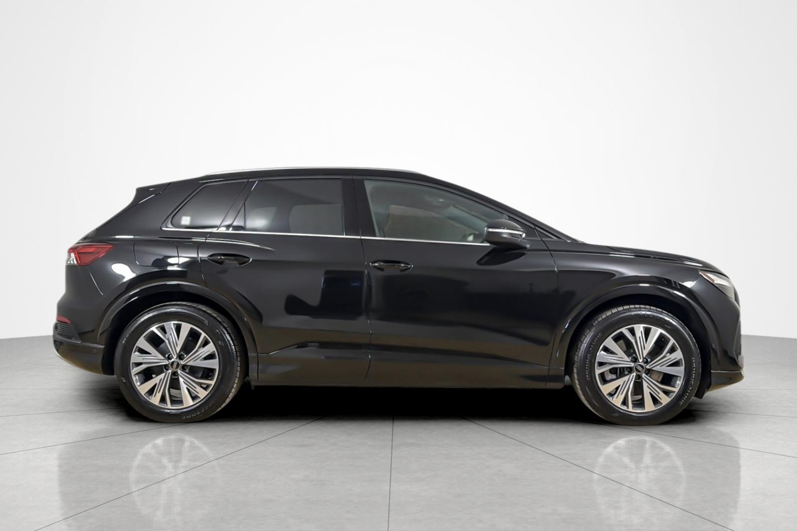 Certified 2023 Audi Q4 e-tron Premium w/ Premium Plus RWD image 6