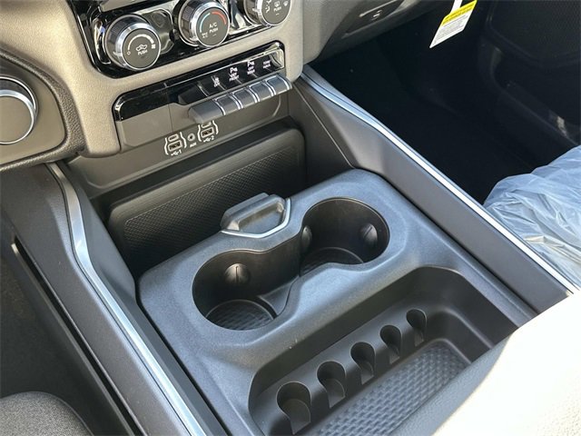 New 2026 RAM 1500 4x4 Crew Cab image 14