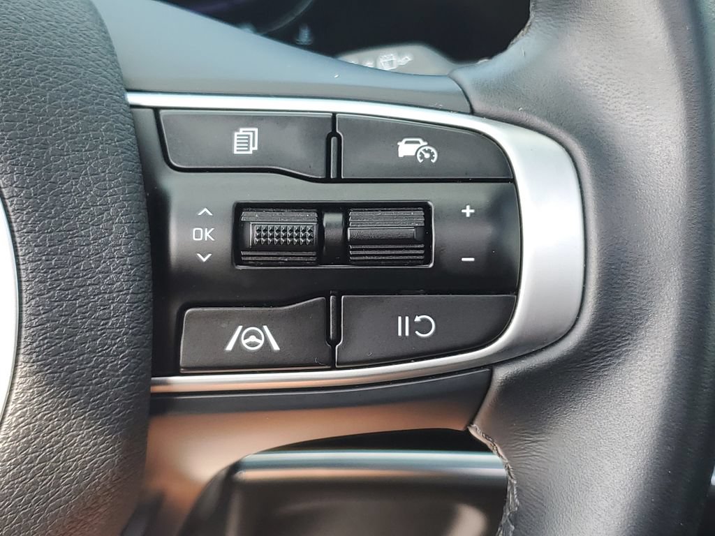Used 2023 Kia Niro SX Touring FWD image 14