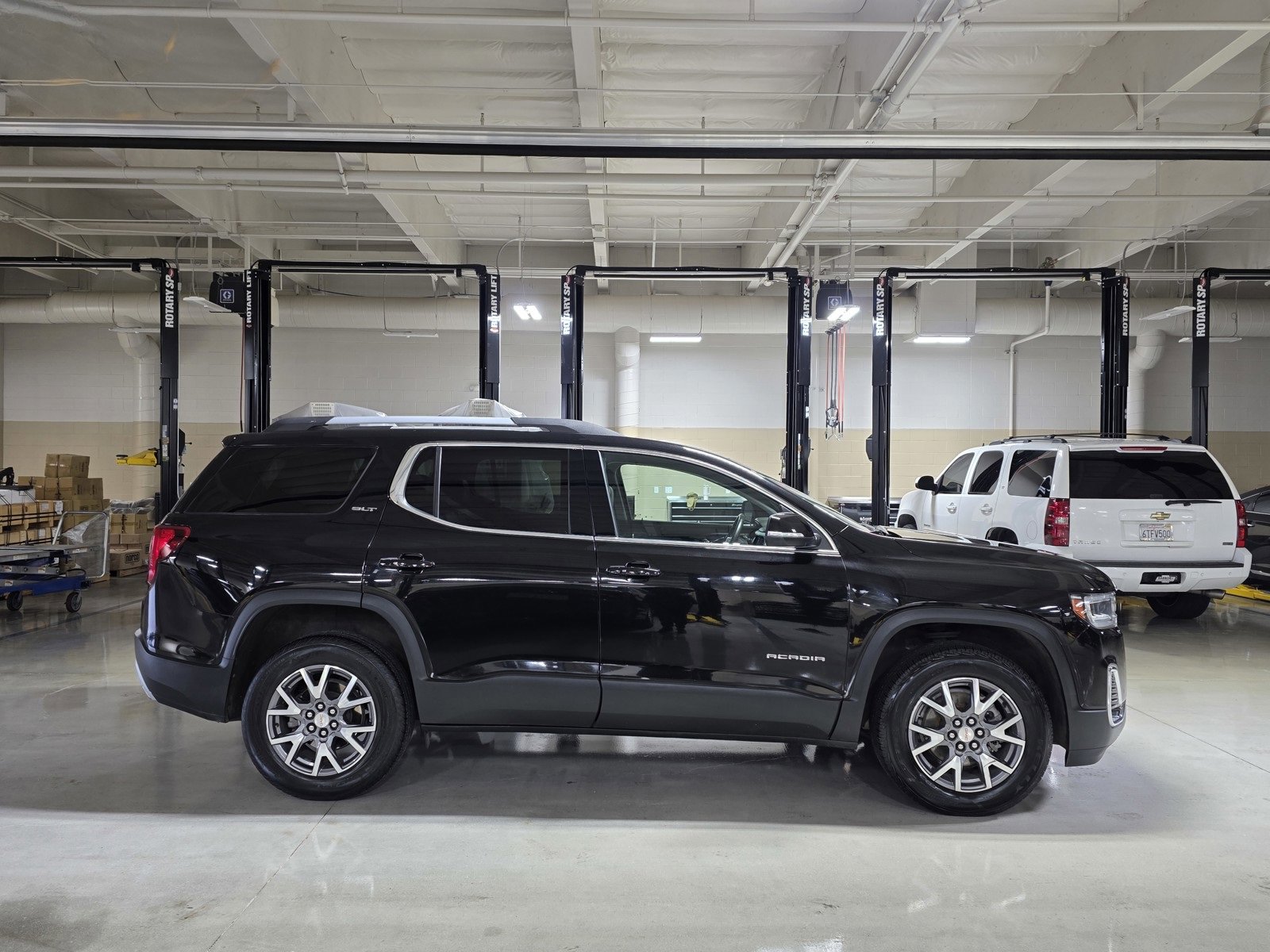 Used 2023 GMC Acadia SLT image 8