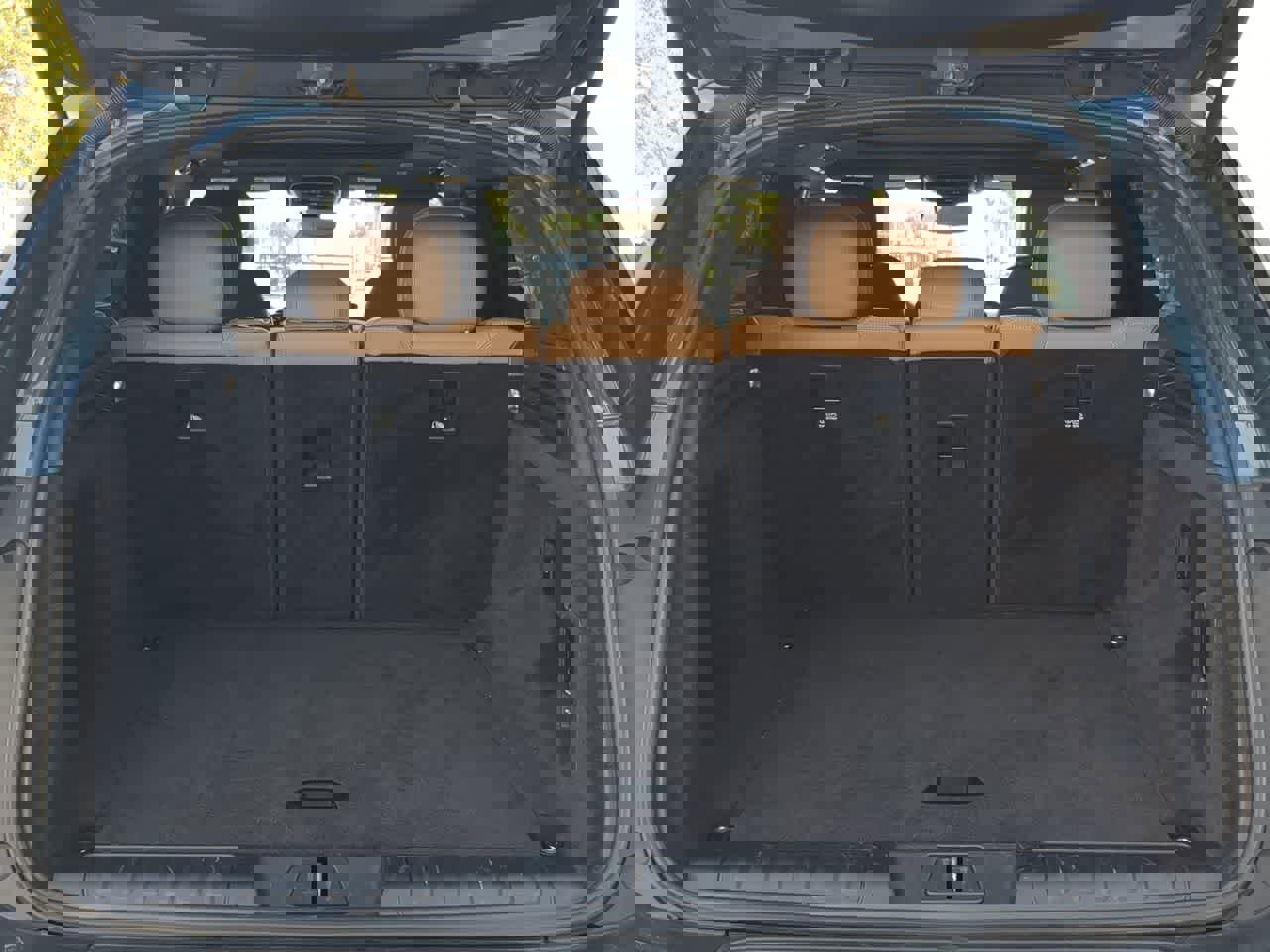 Used 2025 Land Rover Range Rover Sport SE image 35