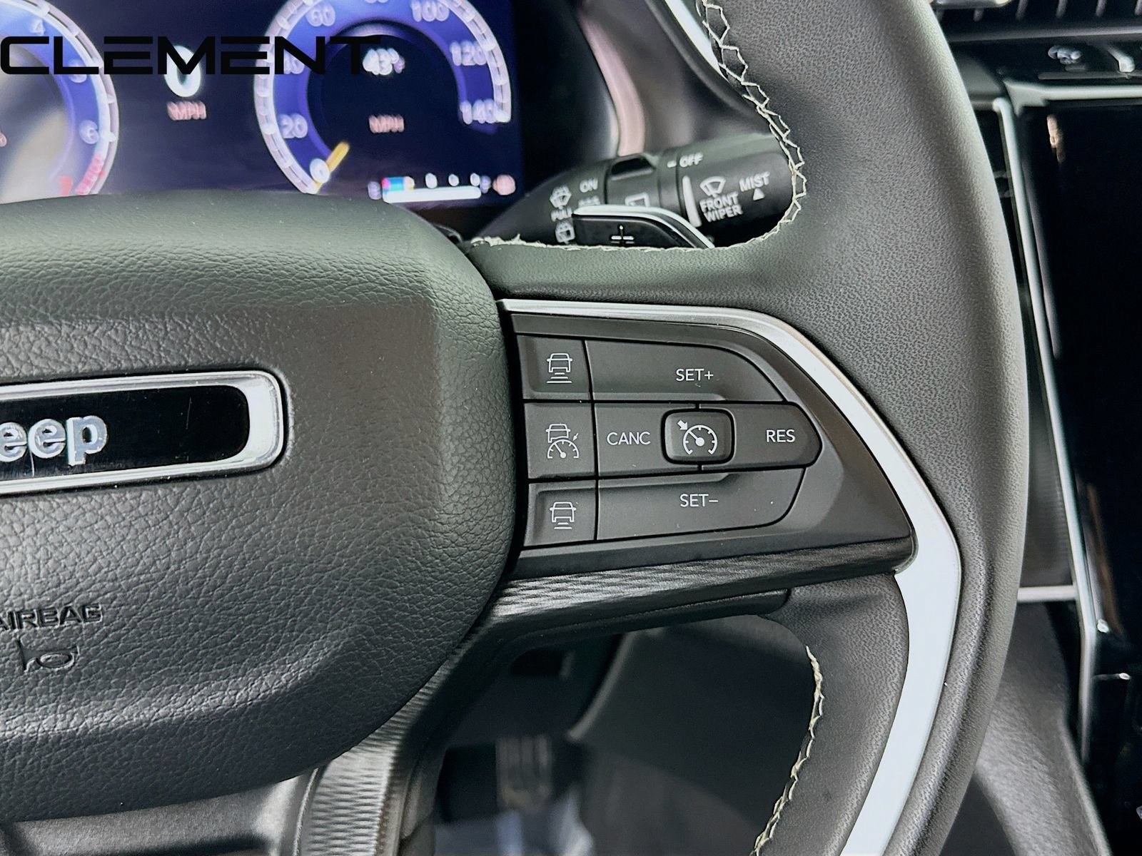Used 2023 Jeep Grand Cherokee L Laredo AWD/4WD image 17