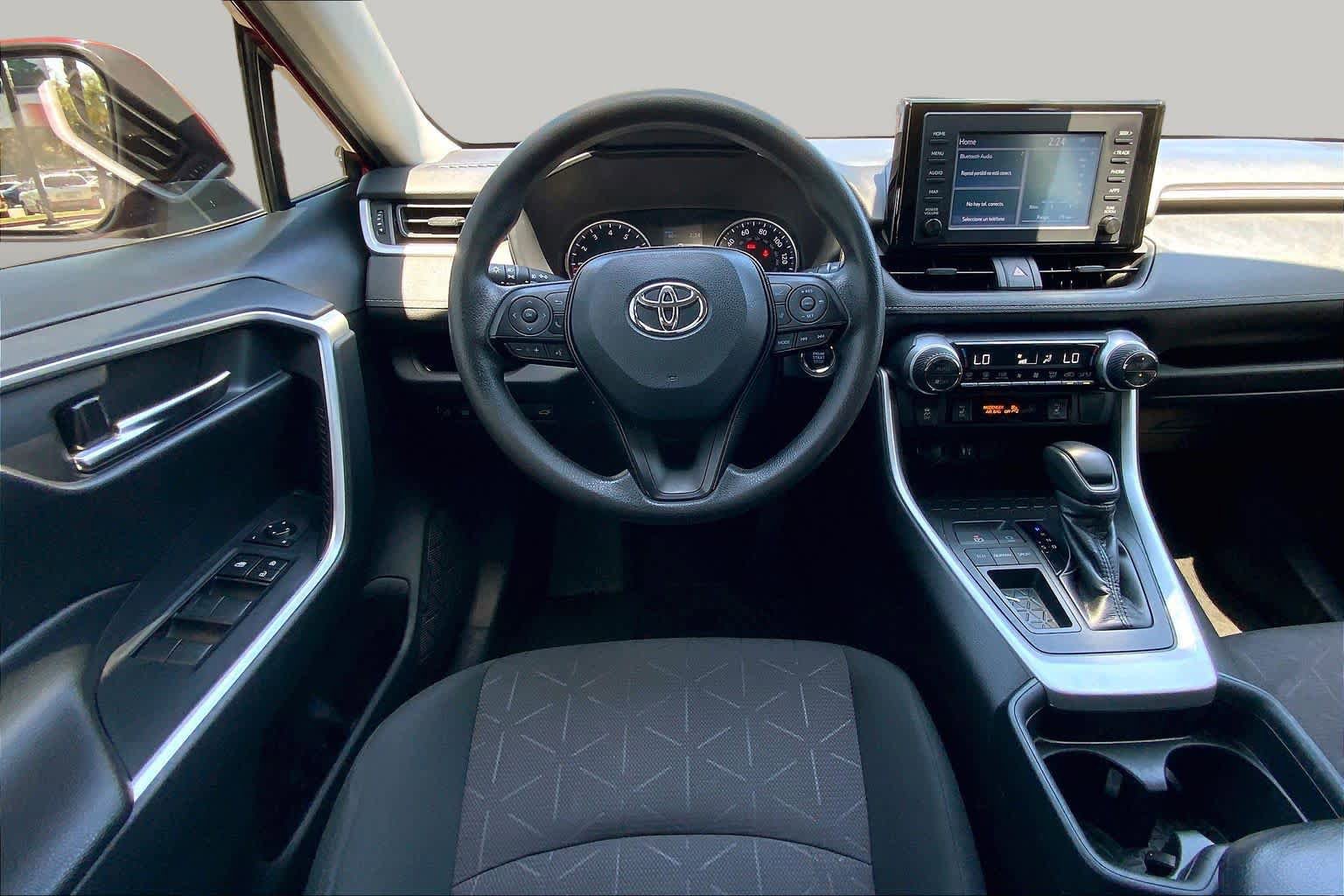 Used 2019 Toyota RAV4 XLE w/ Convenience Package FWD image 5