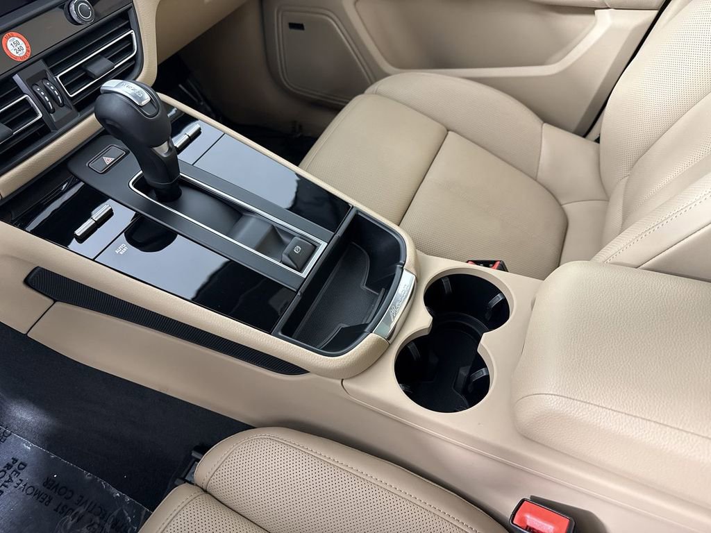 Certified 2025 Porsche Macan image 32