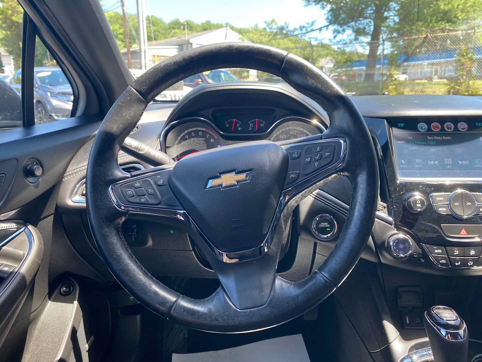 Used 2017 Chevrolet Cruze Premier FWD image 16