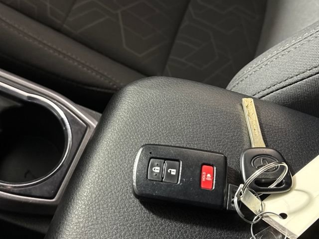 Used 2017 Toyota Tacoma TRD Sport w/ Tow Package (A/T) image 38