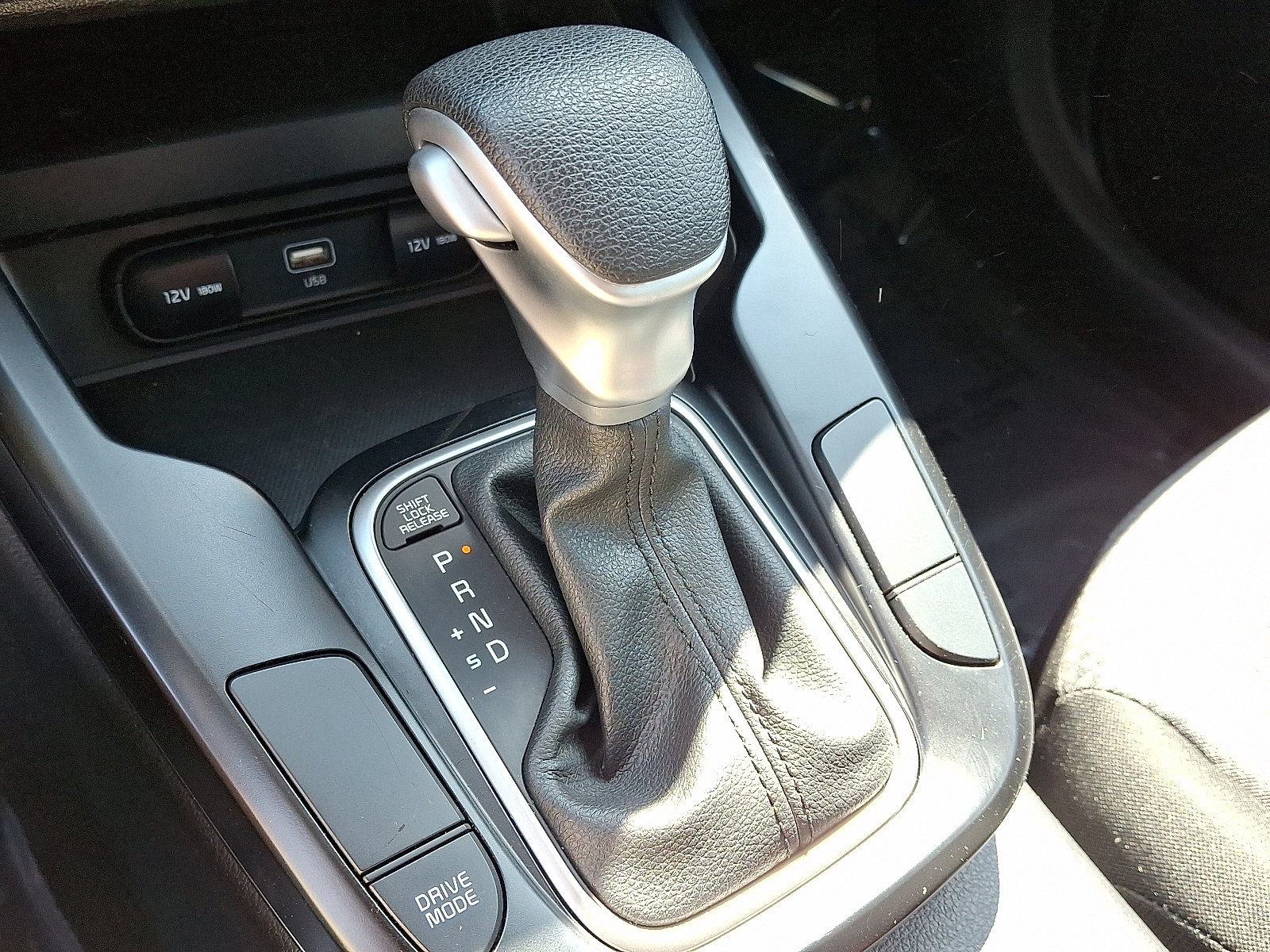 Certified 2025 Kia Soul LX w/ LX Technology Package FWD image 14