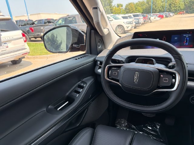 New 2027 Lincoln Navigator Reserve AWD/4WD image 18