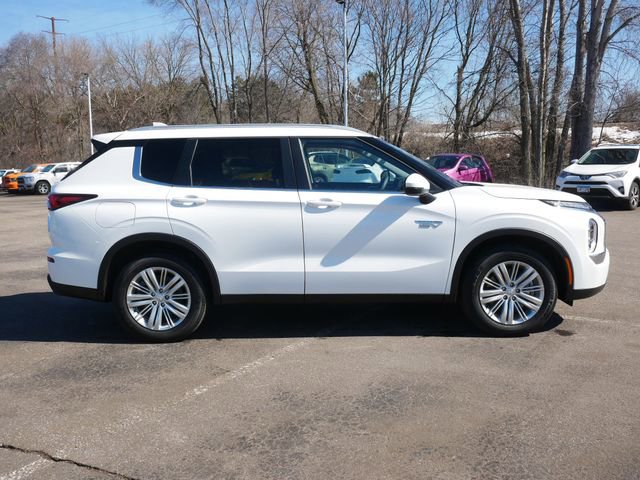 Used 2025 Mitsubishi Outlander ES image 8