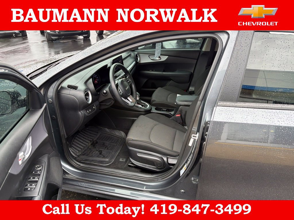 Used 2024 Kia Forte LXS w/ LXS Technology Package FWD image 13