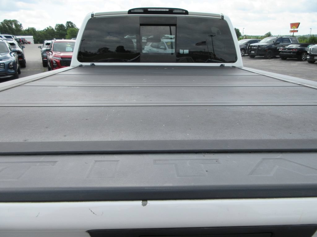 Used 2017 Nissan Titan SL w/ Chrome Package AWD/4WD image 14