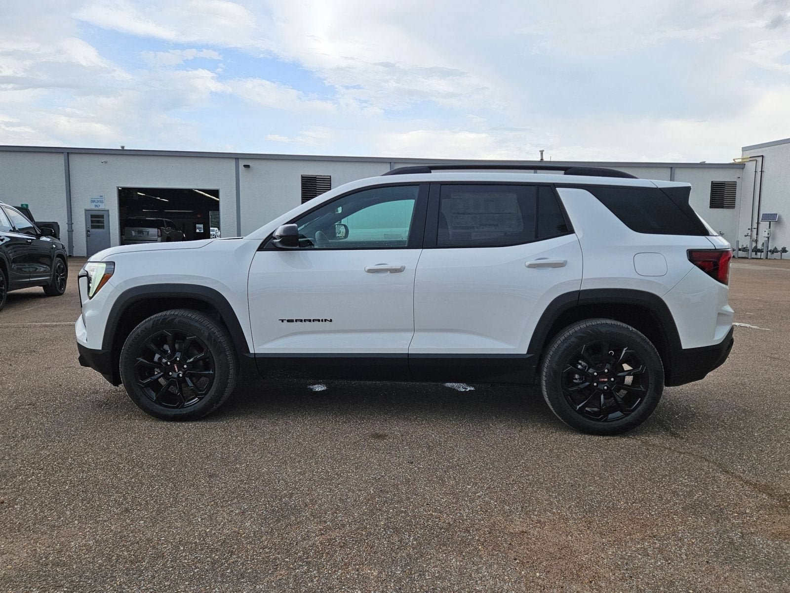 New 2026 GMC Terrain Elevation w/ Elevation Premium Package AWD/4WD image 2