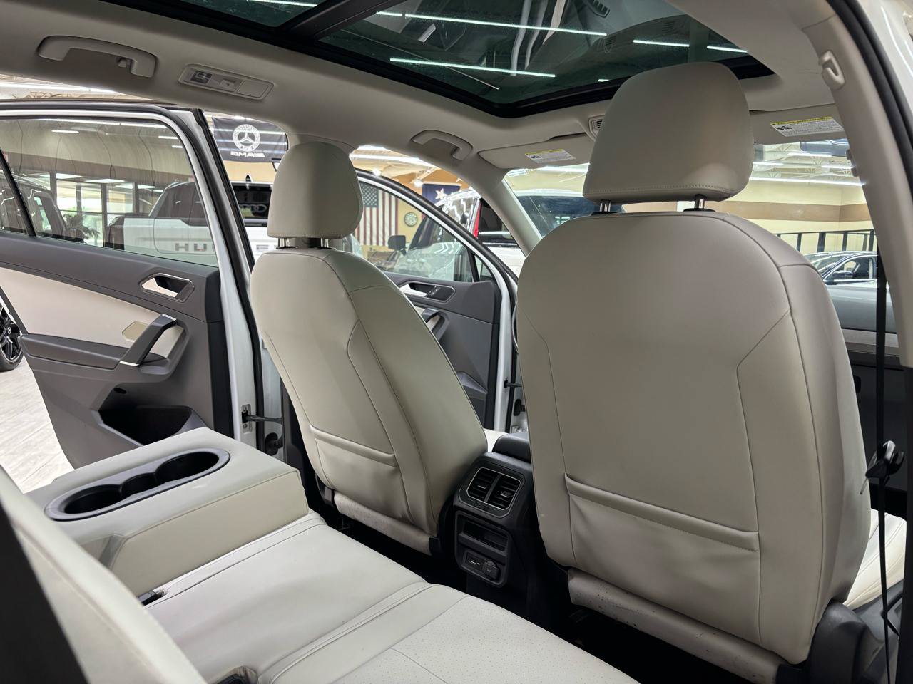 Used 2018 Volkswagen Tiguan SEL FWD image 36