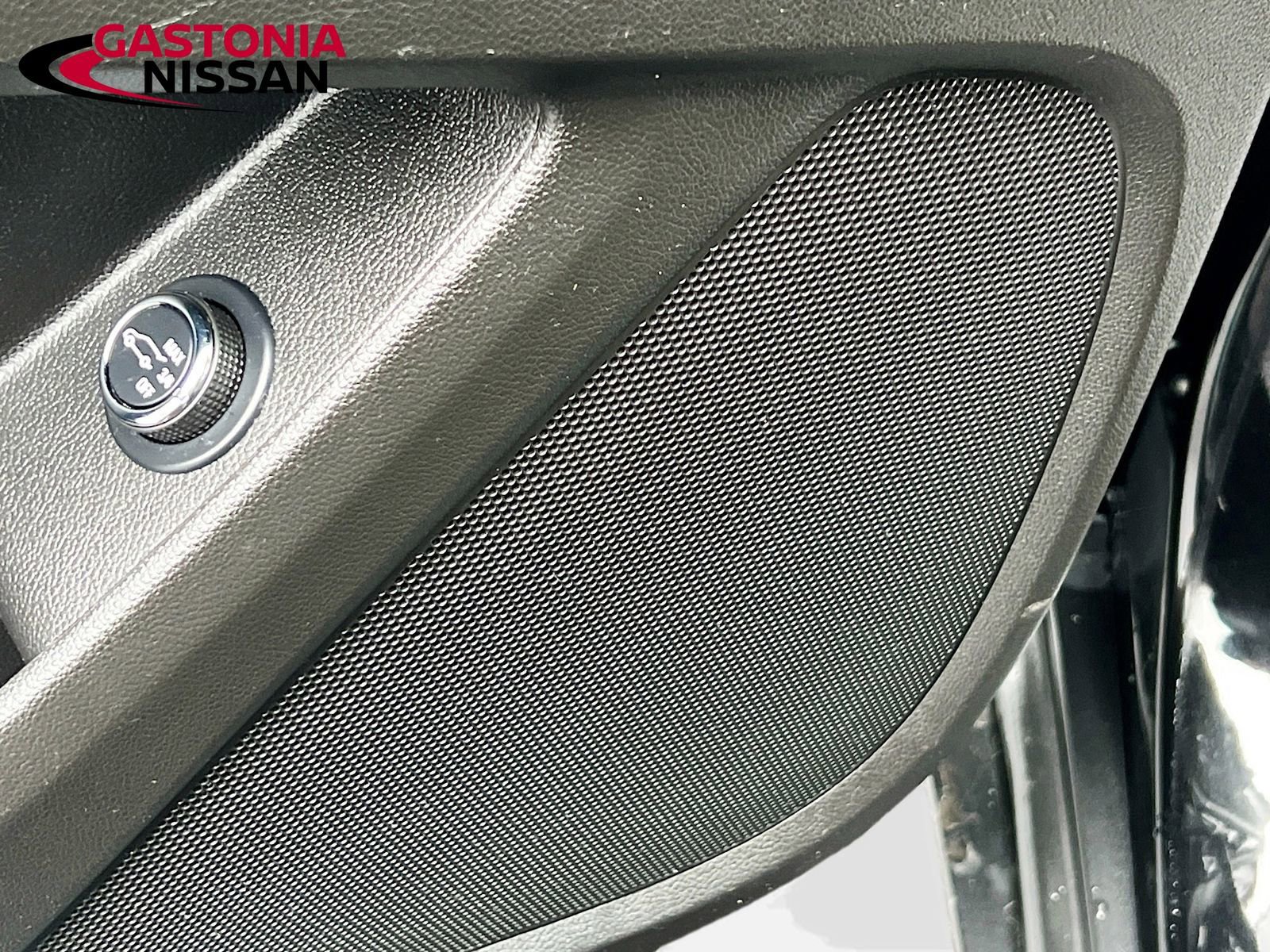 Used 2023 Chevrolet Traverse LT w/ LPO, Floor Liner Package image 25