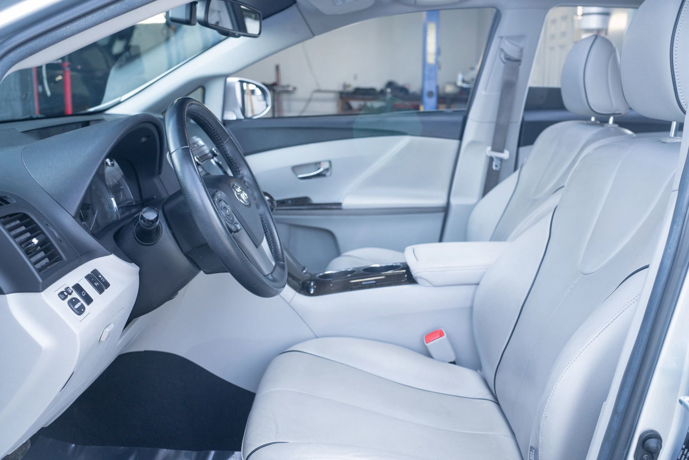 Used 2015 Toyota Venza Limited image 17