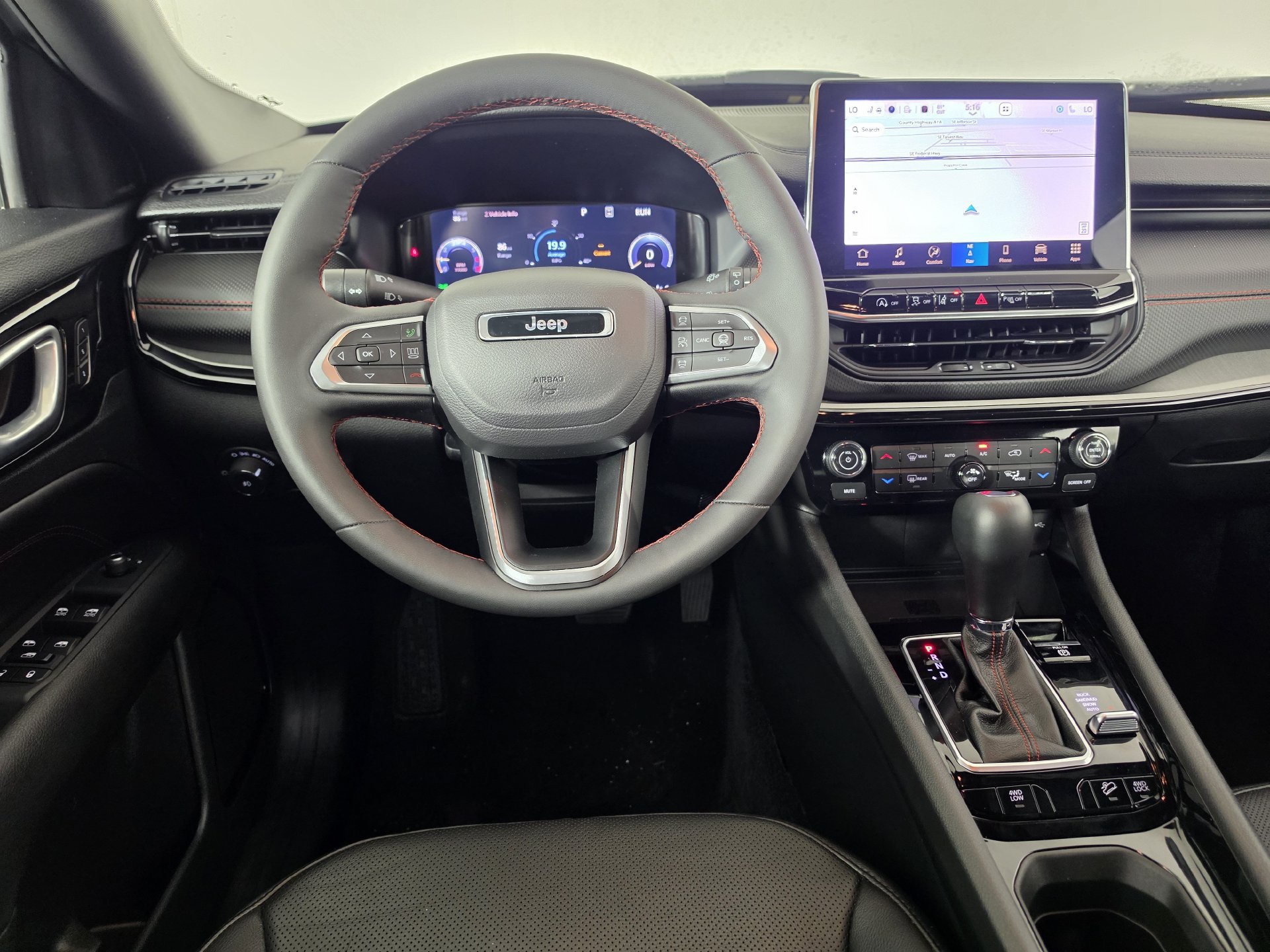 Used 2025 Jeep Compass Trailhawk w/ Trailhawk Elite Group AWD/4WD image 29